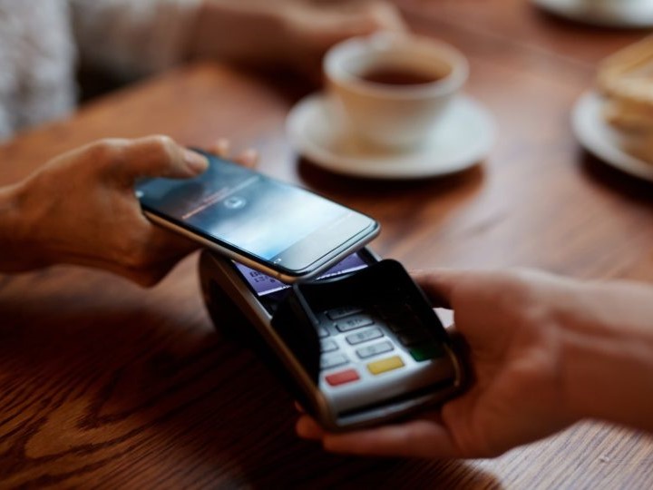 Tecnologia para transações por NFC dos cartões de benefícios da Sodexo agora está disponível nas maquininhas Stone