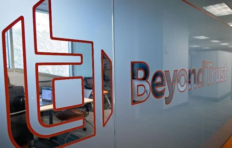 ¿Cuántos accesos innecesarios existen hoy dentro de tu empresa?
