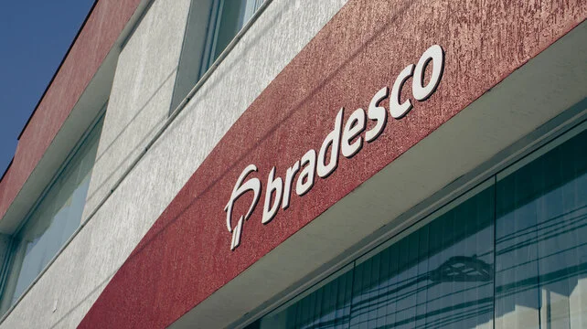 Bradesco adota solução da TOTVS para modernizar gestão de ponto eletrônico