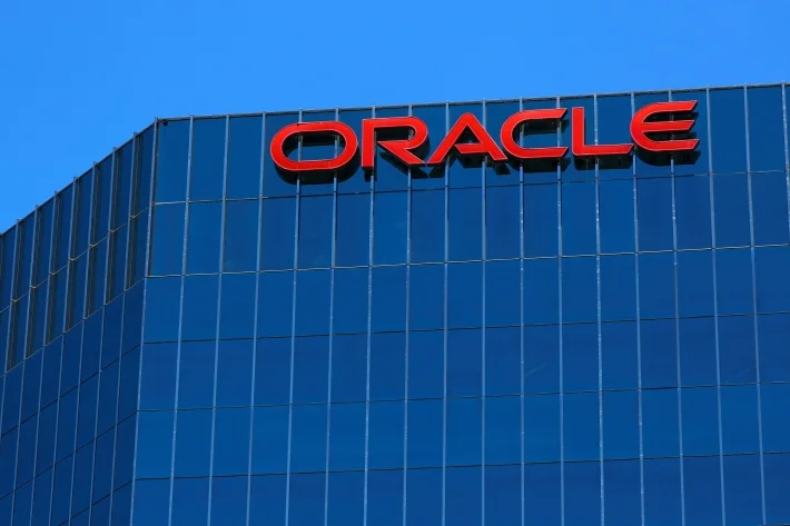 Oracle registra receita trimestral recorde de US$ 19,2 bilhões impulsionada por nuvem e IA
