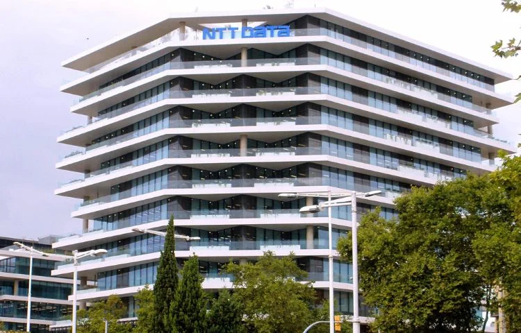 NTT DATA y Cursor buscan acelerar la modernización empresarial y la gobernanza de la IA